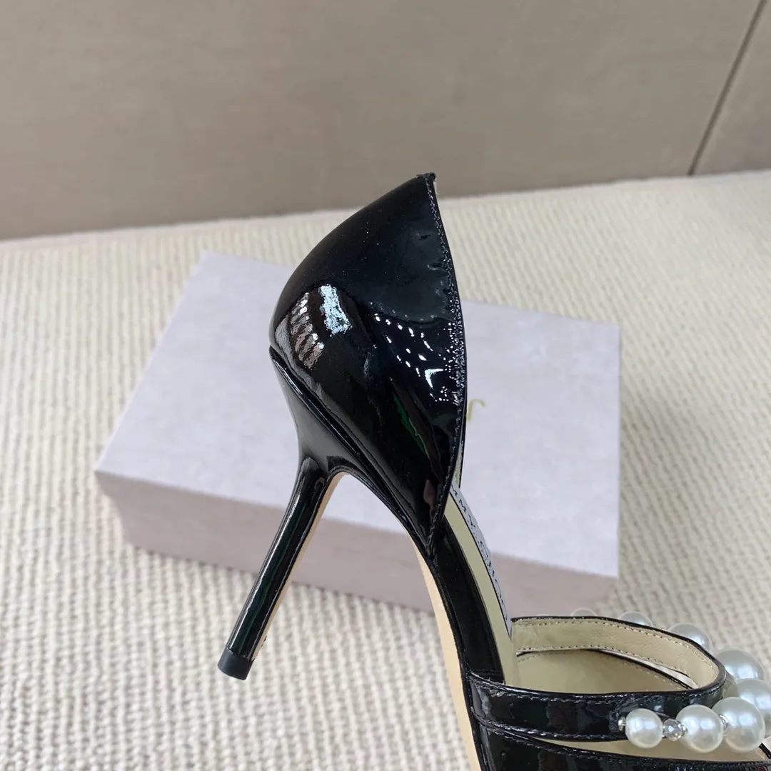 👟👟 Women's Shoes Women's Clothing Women's Shoes Women's Clothing 👟👟Ex-factory price 520👟👟 Women's Shoes Women's Clothing Women's Shoes Women's Clothing JIMMYCHOO AURELI series of high heels!  Original cover last, counter quality, exquisite and eye-catching shoe shape, pointed toe with stiletto heel. Shiny ✨ single arch strap decorated with white pearls, attached to the instep, versatile fashion matching skills. ▪️Cow patent leather ▪️Pearl crystal decoration ▪️Hollow shoe body ▪️Arch strap ▪Heel height 6.5cm 8.5cm ▪️Italian leather outsole
